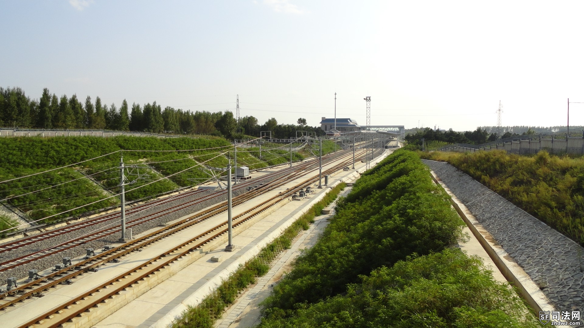 2、高速铁路-昌图西站外景-线路.JPG